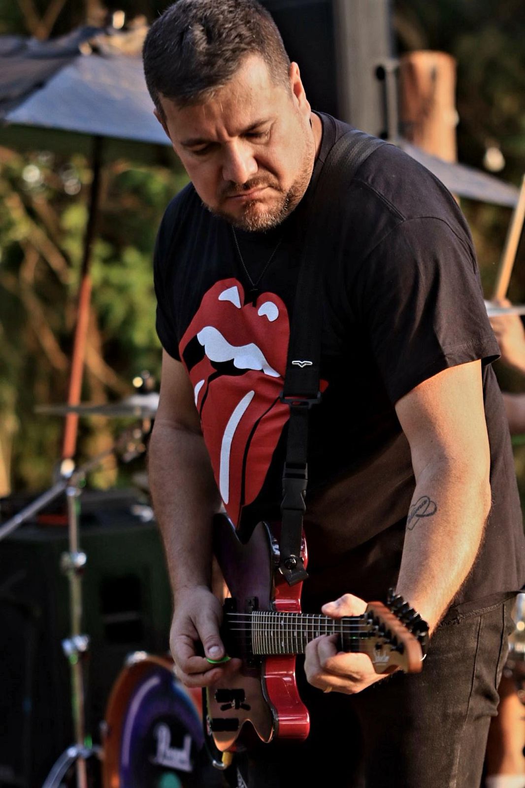 Mr.Jonnie se apresentando ao vivo